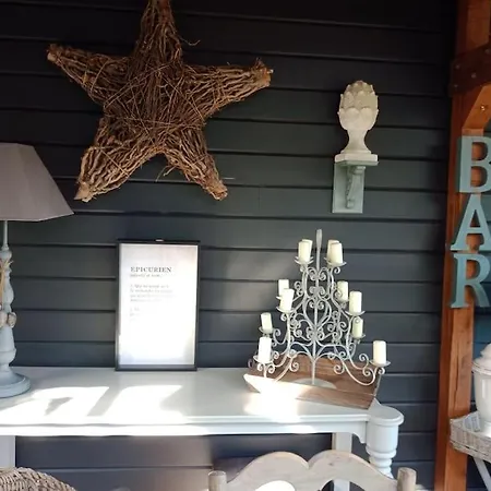 Micro Maison Isba Sedan בקתה Givonne