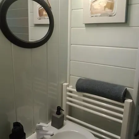 Micro Maison Isba Sedan בקתה Givonne